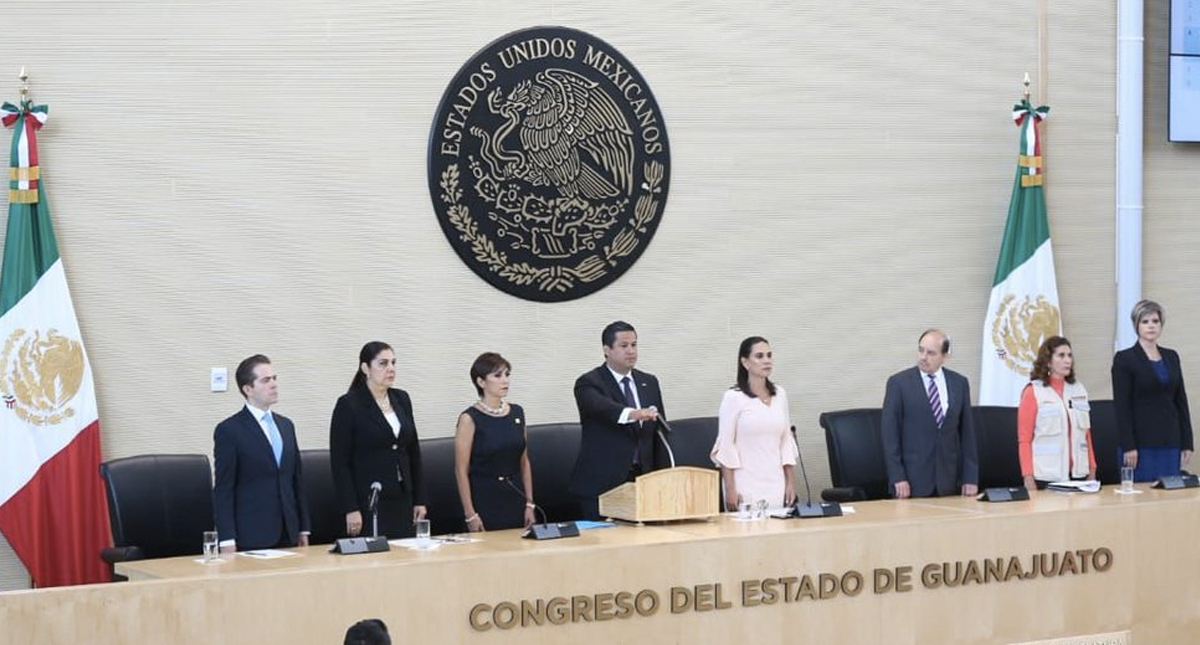 Diego Sinhué rinde protesta como gobernador de Guanajuato
