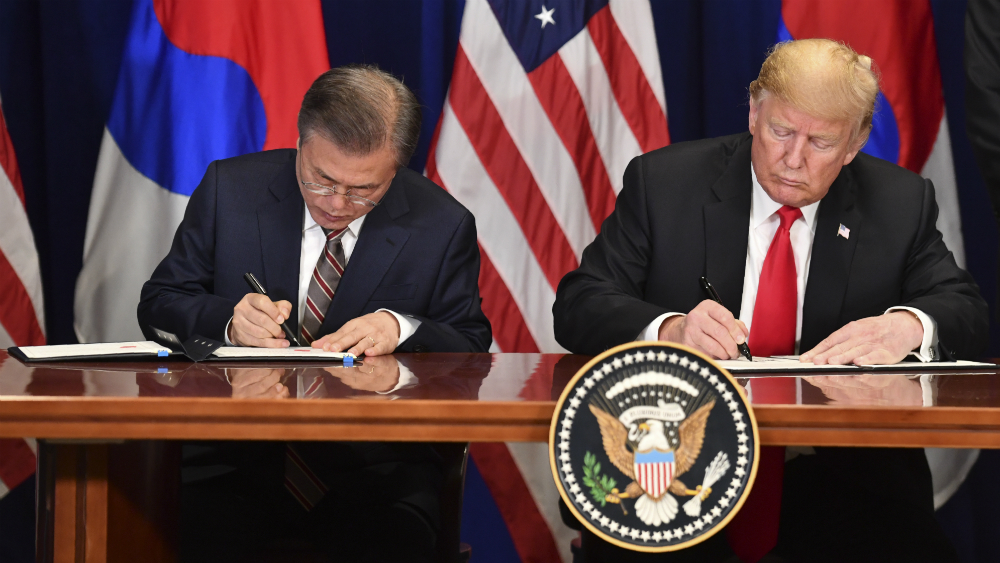 Donald Trump elogia acuerdo comercial con Corea del Sur - donald-trump-moon-jae-in-2