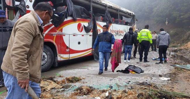 Accidente de autobús en Ecuador deja 11 muertos y 37 heridos - ecuador-4