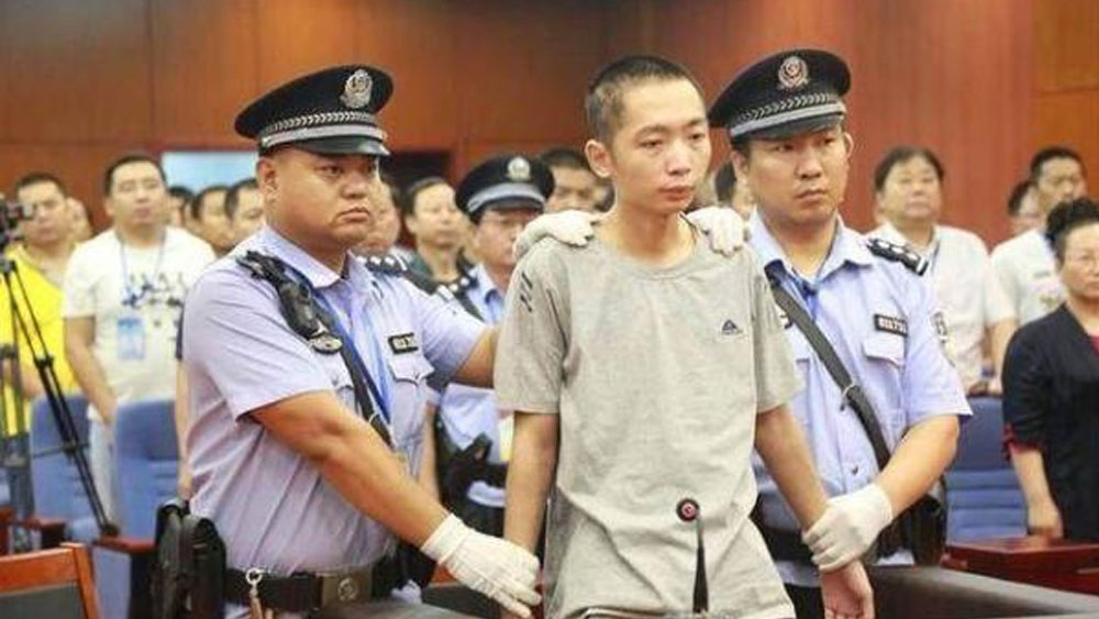 Ejecutan a hombre que asesinó a nueve estudiantes en China