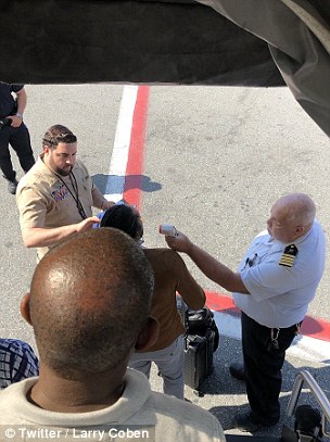 Controlan alerta sanitaria en vuelo de Emirates que llegó a Nueva York - emirates-3