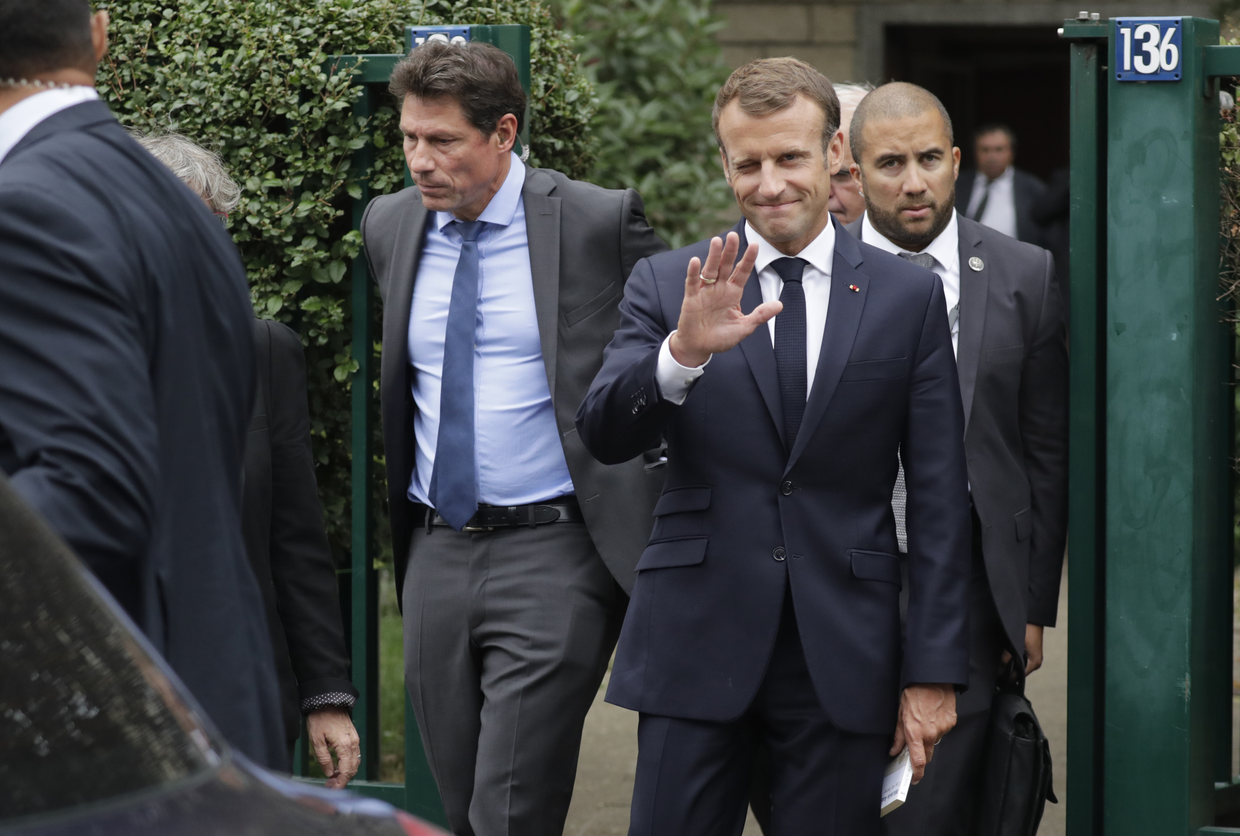 Emmanuel Macron anuncia plan para disminuir la pobreza en Francia