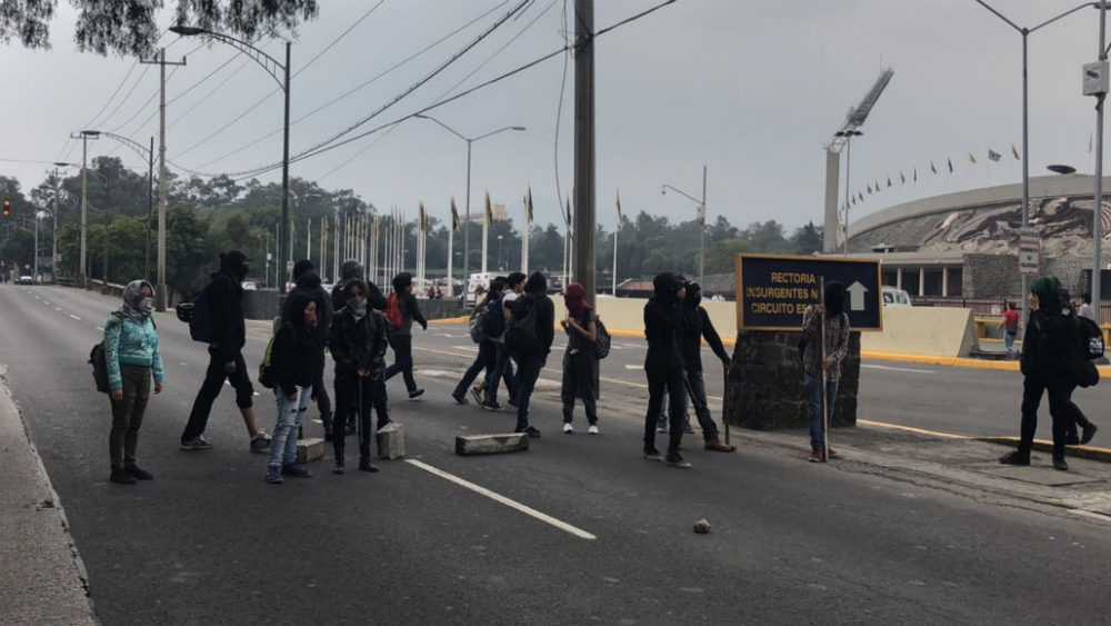 Culmina marcha en la explanada de Rectoría de la UNAM
