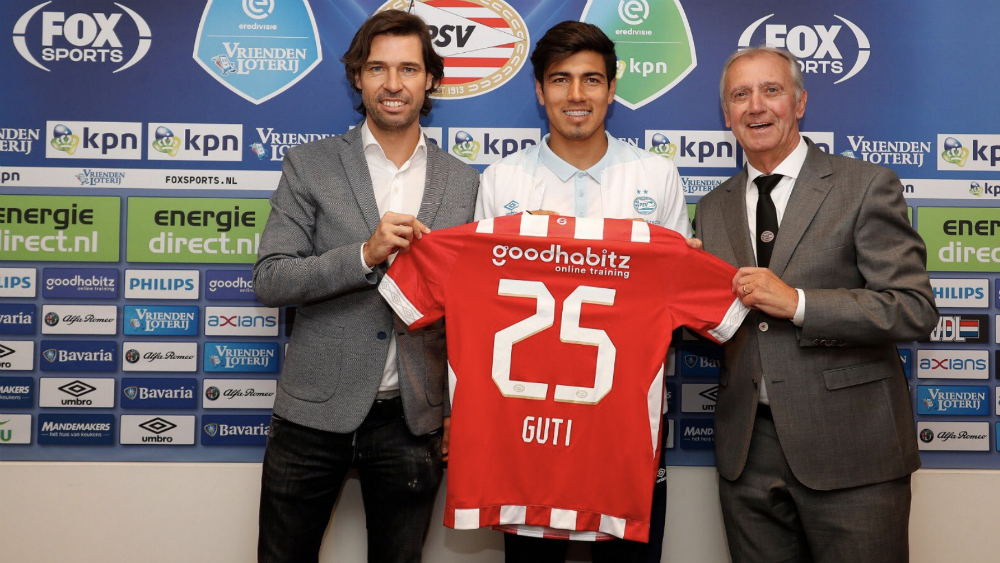 PSV no inscribe a Erick Gutiérrez para Champions League
