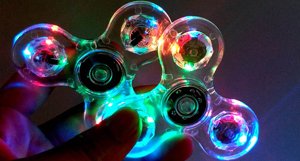 Niño muere tras incidente con Fidget Spinner luminoso