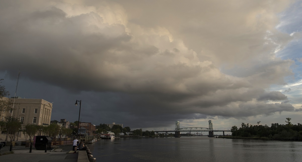 Florence está cada vez más cerca de la costa este de EE.UU.