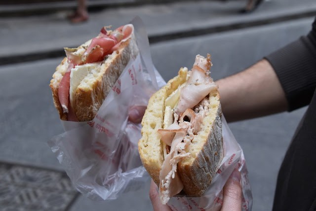 Florencia impone multa a turistas que coman en la calle - florencia-4