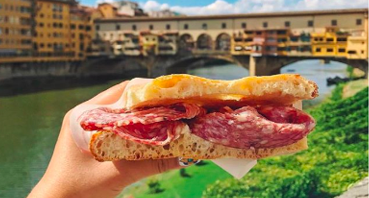 Florencia impone multa a turistas que coman en la calle