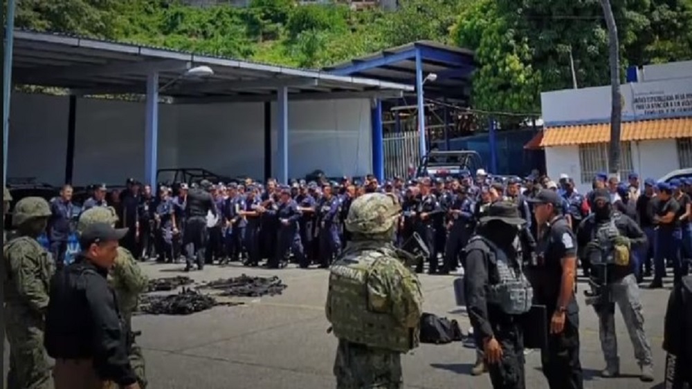 Revisarán expedientes de todos los policías de Acapulco
