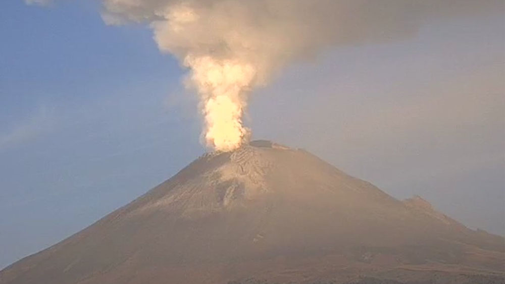 Popocatépetl registra exhalación de dos kilómetros