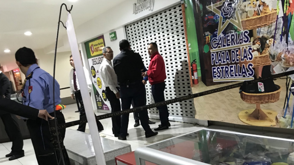 Asaltan relojería en Galerías Plaza de las Estrellas