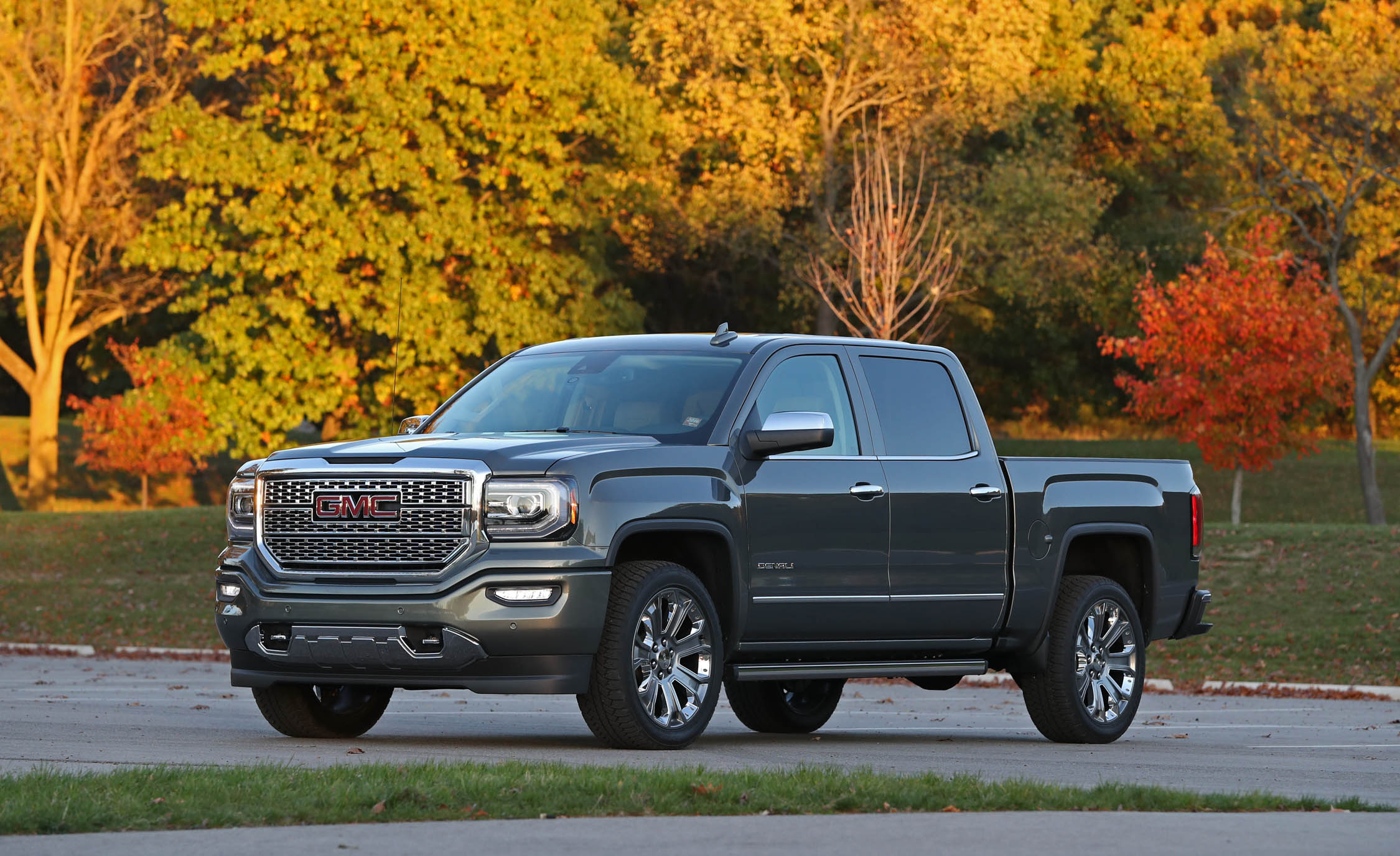 GM llama a reparación a más de un millón de camionetas en EE.UU. - gmc-sierra