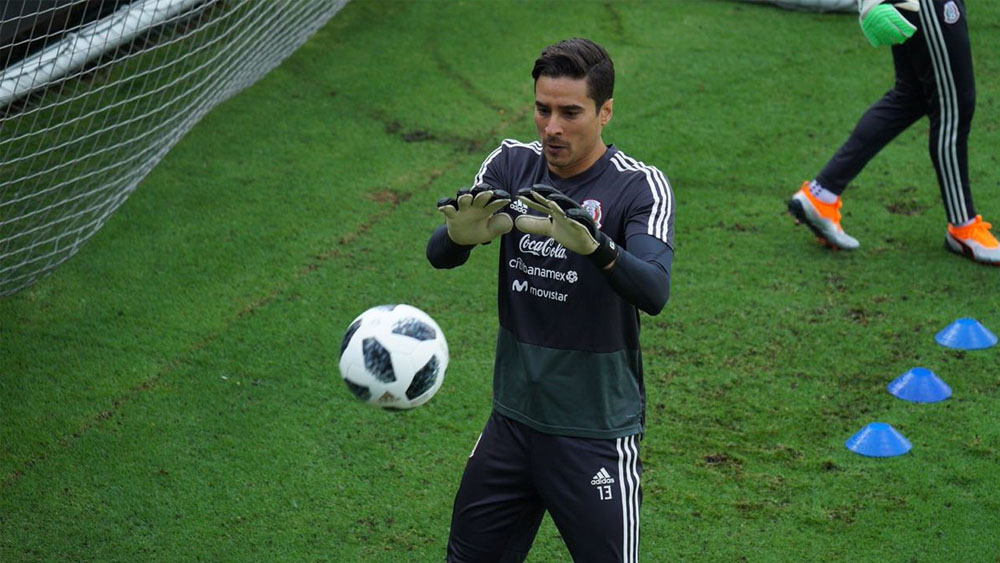 Estoy contento de apoyar en el proceso actual del Tri: Ochoa