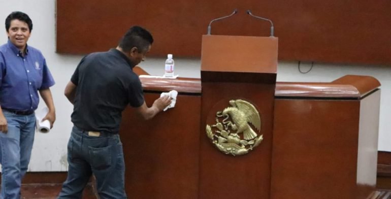 Con tu sangre me voy a pintar los cachetes: diputado de SLP a activista - huevos-slp