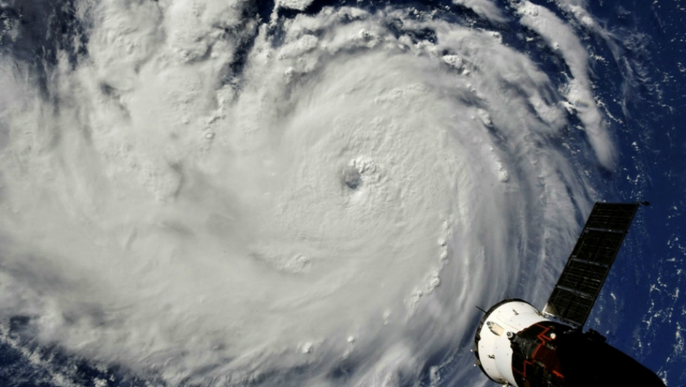 Huracán Florence amenaza costa este de EE.UU. con fuerza de categoría 4