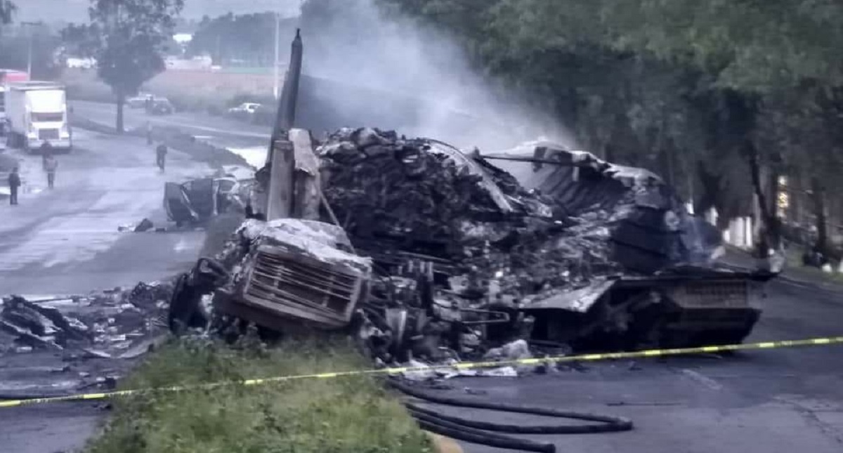 Incendio de tráiler deja dos muertos en la Lechería-Texcoco Incendio de tráiler deja dos muertos en la Lechería-Texcoco