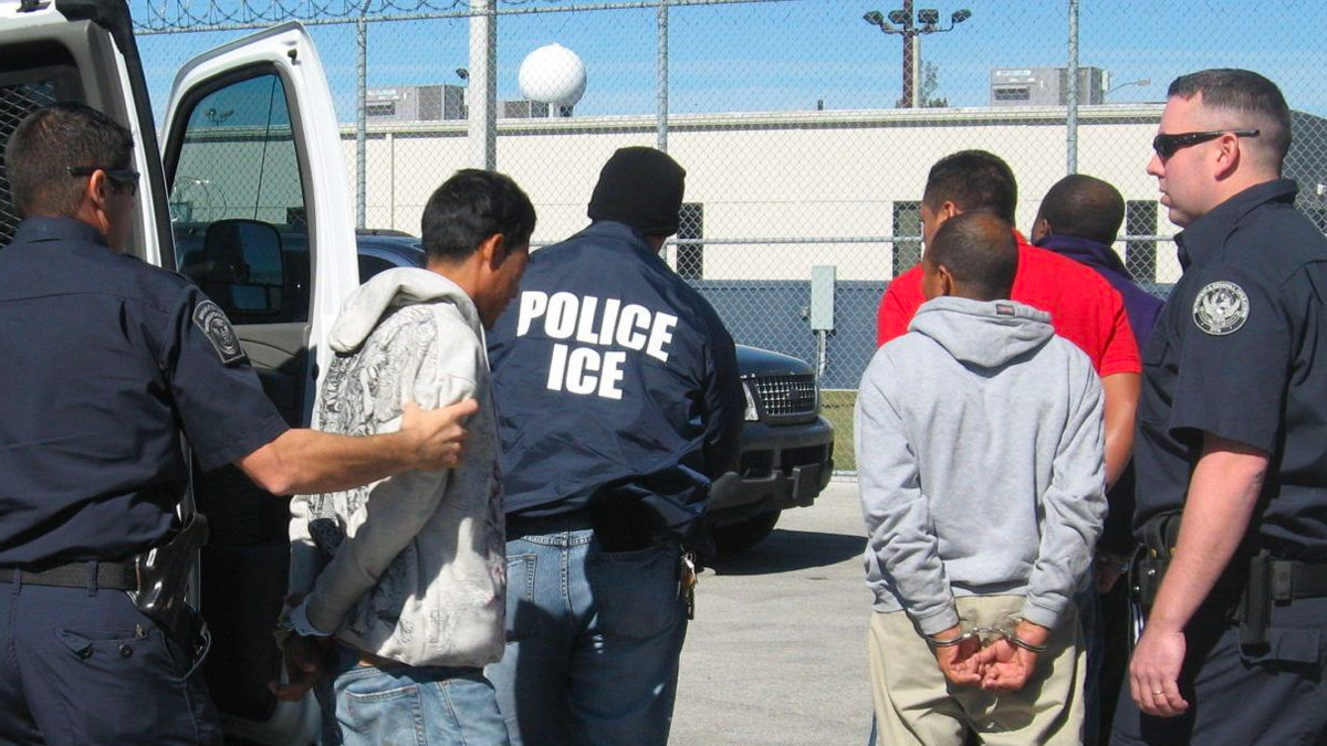 Capturan a 150 inmigrantes en California