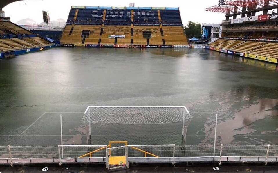 Lluvias causan inundaciones en varios municipios de Sinaloa - inundacion-estadio-dorados
