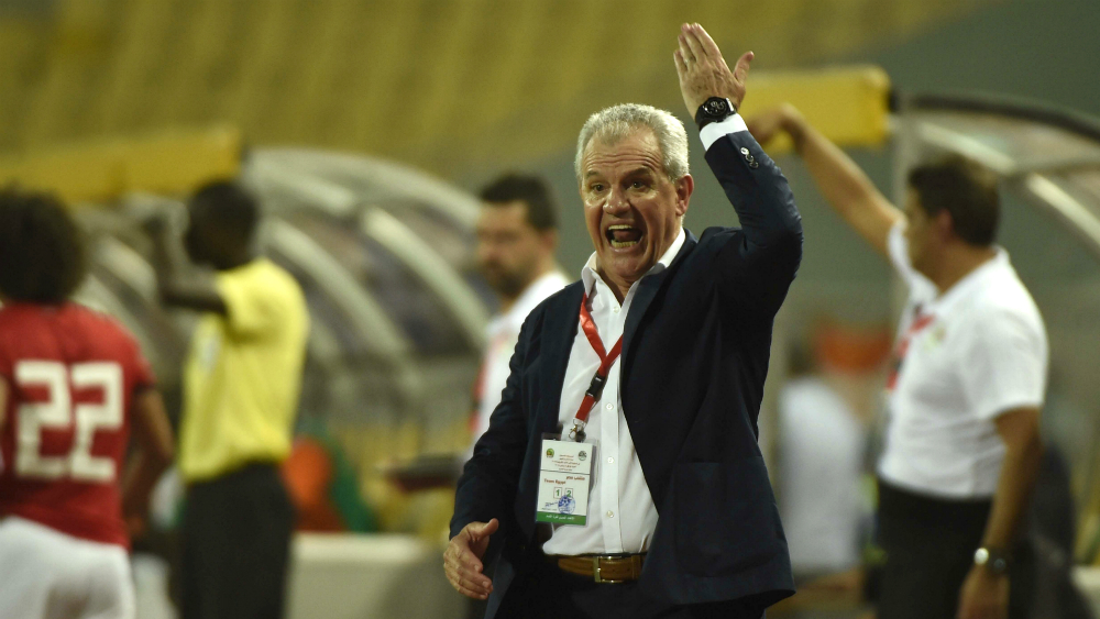 ‘Vasco’ Aguirre debuta con goleada como técnico de Egipto