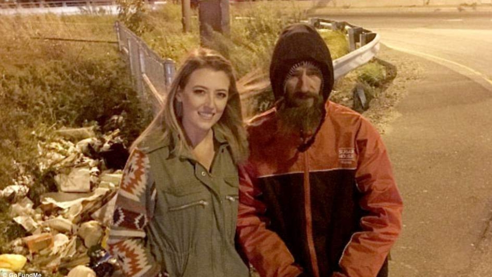 Tribunal obliga a pareja entregar a indigente dinero juntado en GoFundMe - johnny-bobbit-indigente-2