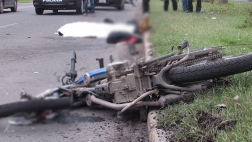 Camión de transporte público arrolla a estudiante en Toluca