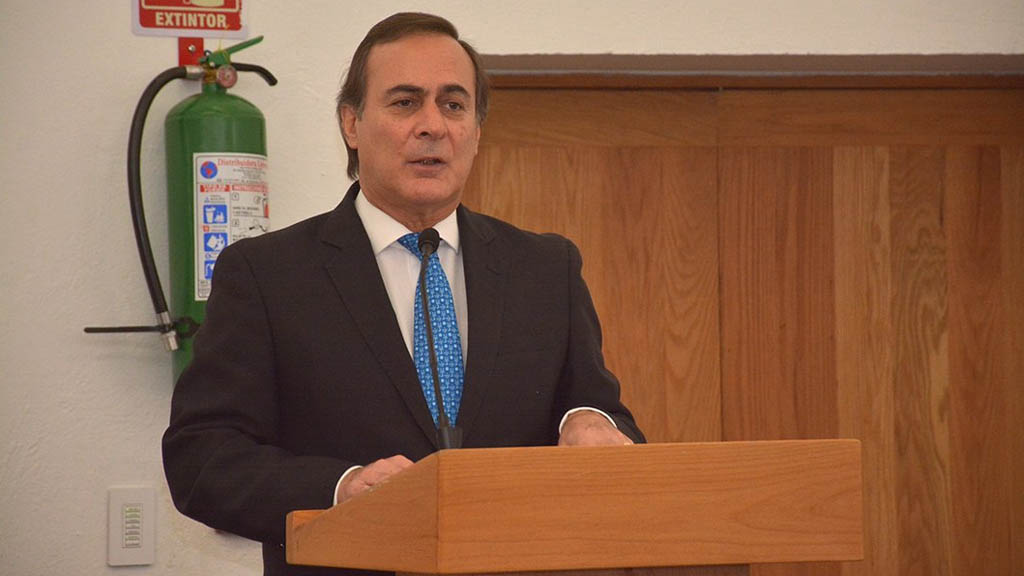 Reglas del TLCAN tendrán que modificarse si sale Canadá: CCE