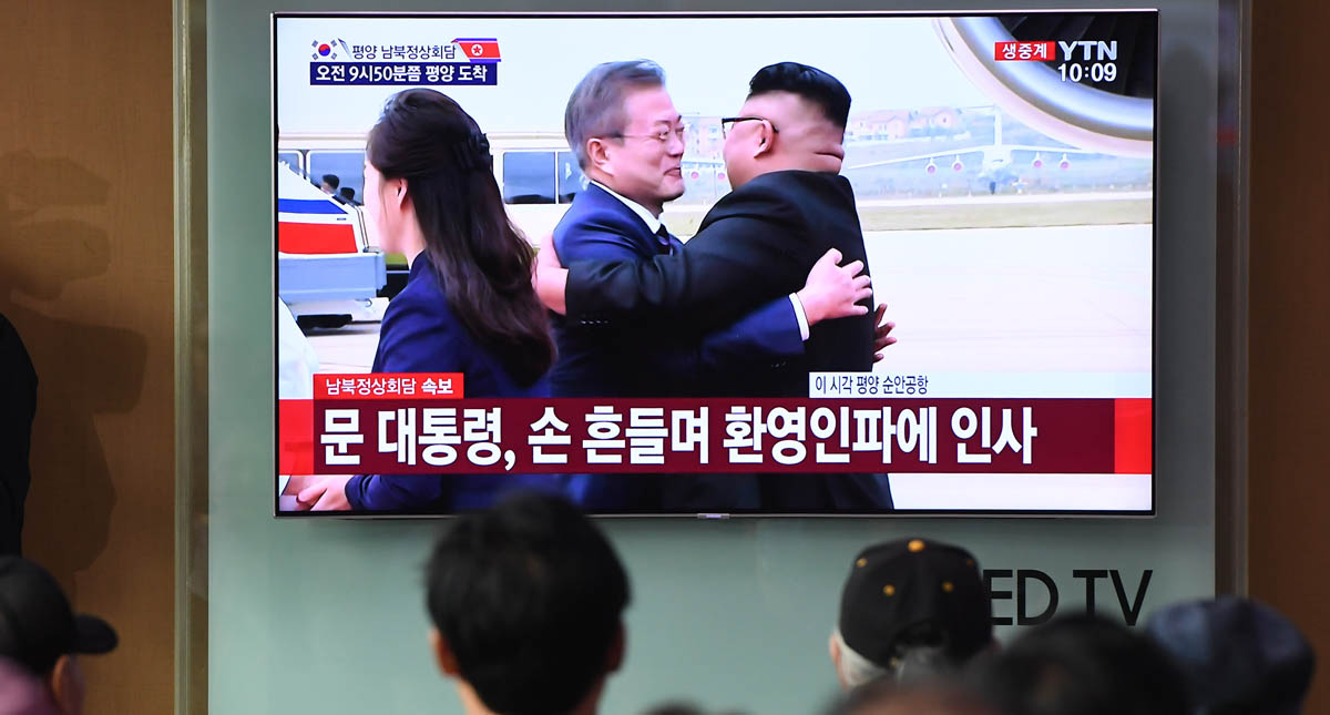 Kim Jong-un recibe a Moon Jae-in en aeropuerto de Corea del Norte