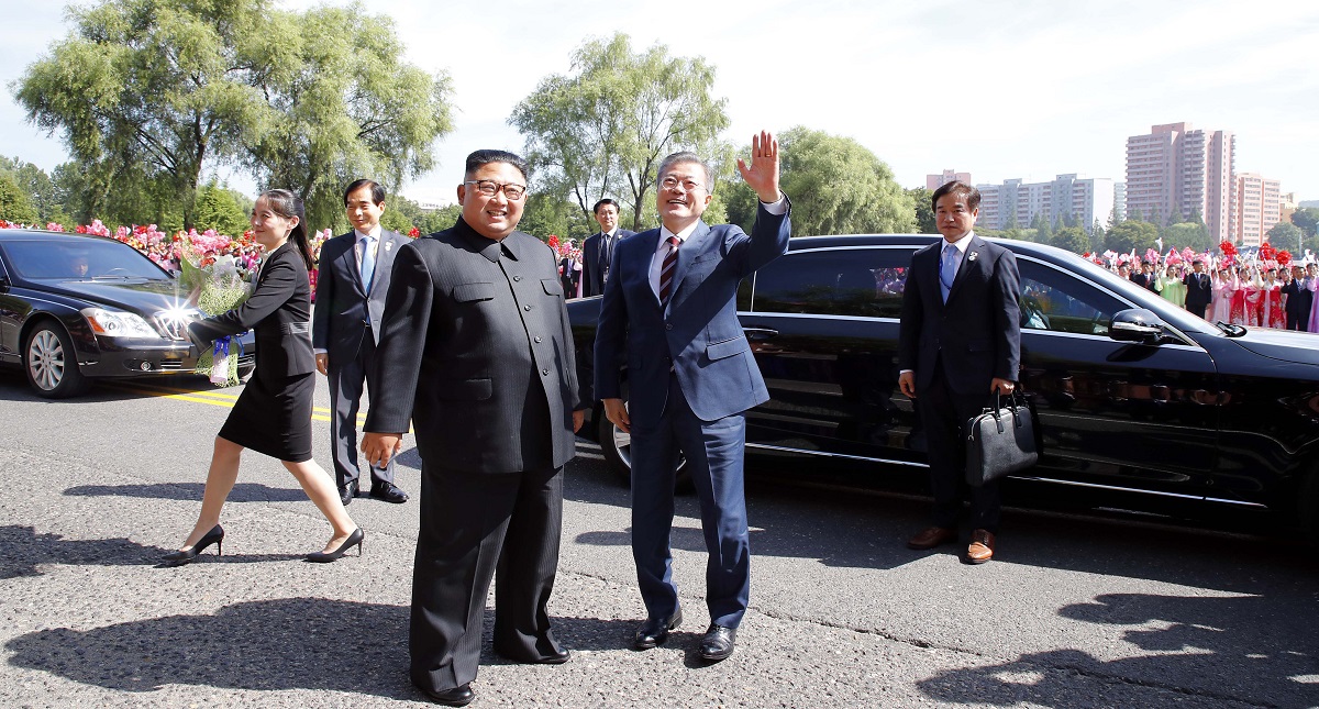 Kim Jong-un y Moon Jae-in celebran primer día de cumbre
