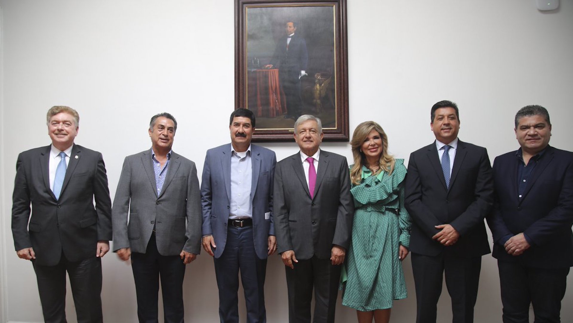 AMLO y gobernadores acuerdan reducir IVA e ISR en norte del país AMLO y gobernadores acuerdan reducir IVA e ISR en norte del país