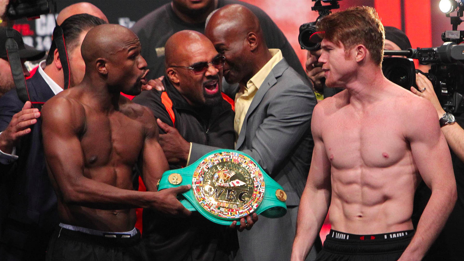 "'Canelo' tiene todo para ser una leyenda”: Mayweather en 2013 - mayweather-y-canelo-alvarez