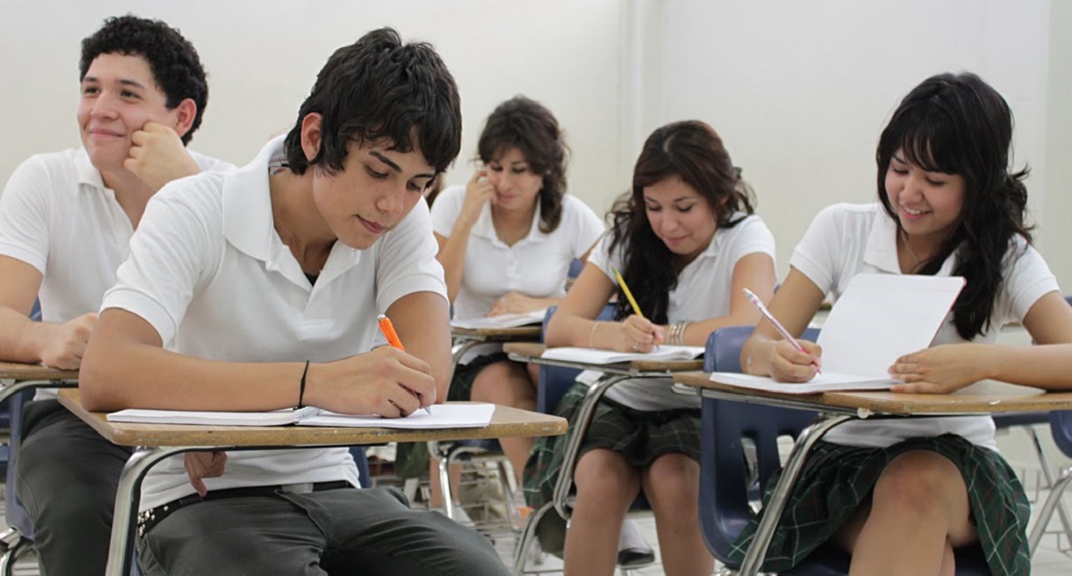 México ocupa último lugar en bachillerato pese a incremento de graduados