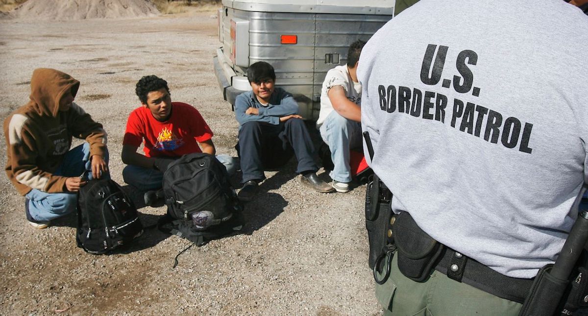 EE.UU. planea destinar recursos a México para deportar inmigrantes: NY Times