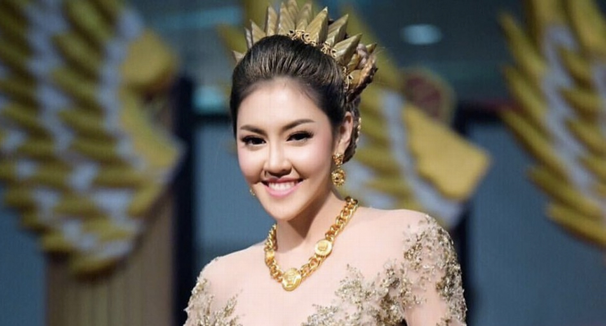 Modelo tailandesa se suicida saltando desde un tercer piso