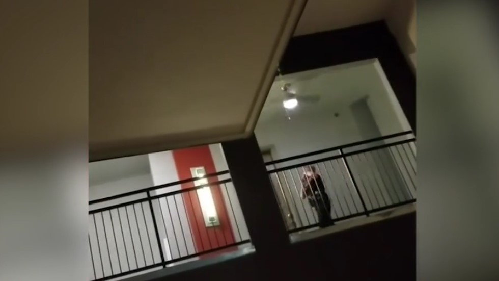 #Video Identifican a mujer policía que mató a su vecino negro en Dallas