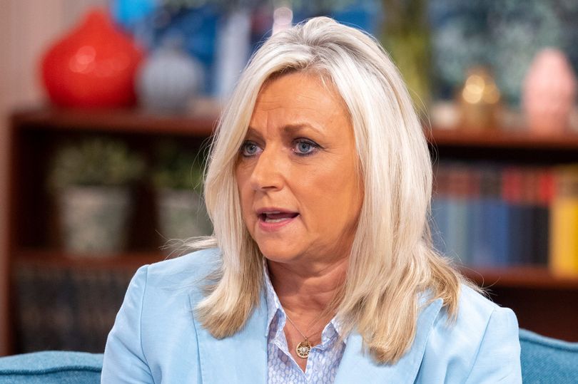 Mujer usa Facebook para resolver el asesinato de su hermano