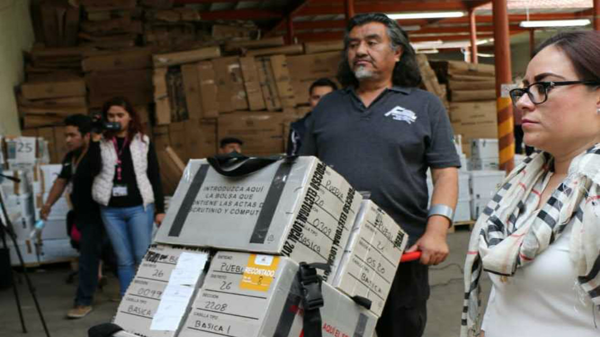 Llegan con retraso paquetes electorales de Puebla