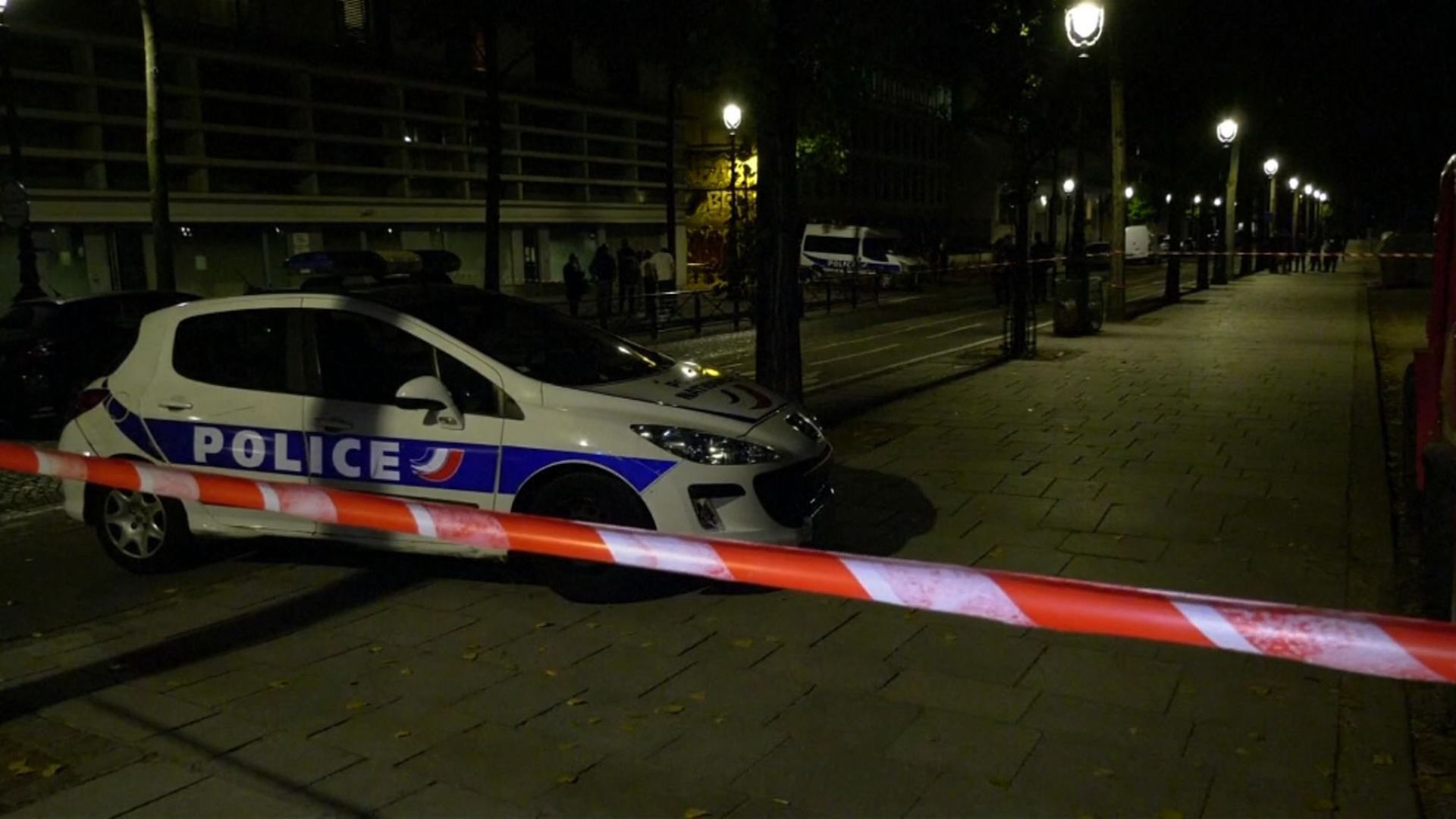 Ataque con arma blanca en París deja 7 heridos