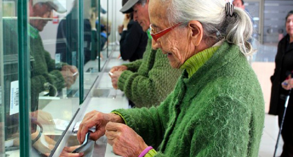 Gobierno de AMLO aumentaría tres años la edad en la pensión para adultos mayores Gobierno de AMLO aumentaría tres años la edad en la pensión para adultos mayores