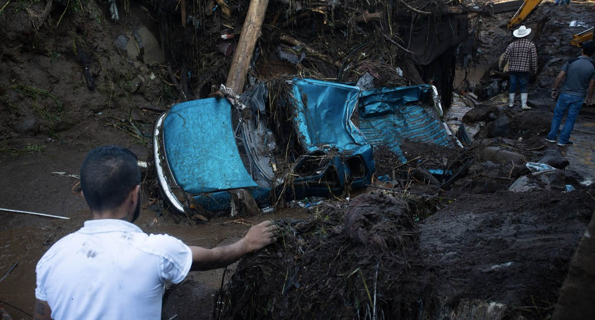 Suman ocho muertos por desbordamiento en Peribán - periban-michoacan-deslave-2