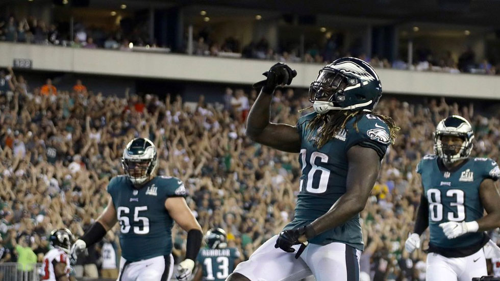 Filadelfia empieza con el pie derecho la defensa del título