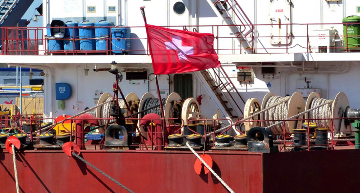 Piratas nigerianos secuestran buque de carga suizo