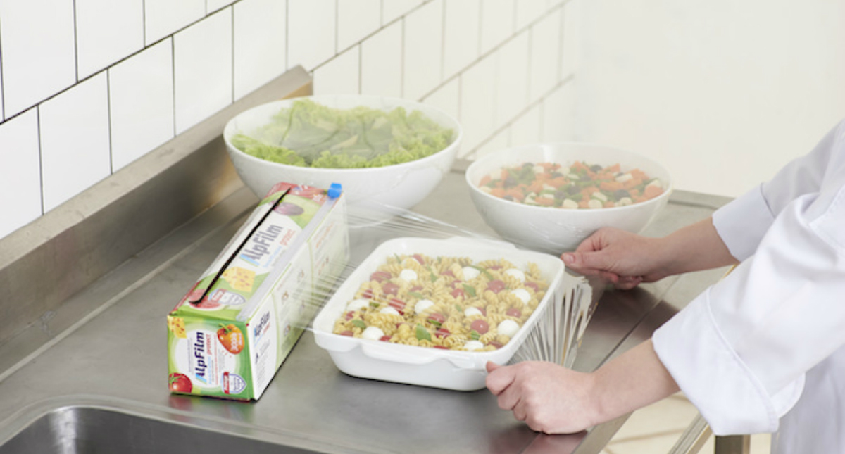 Alertan por toxicidad en película plástica para alimentos