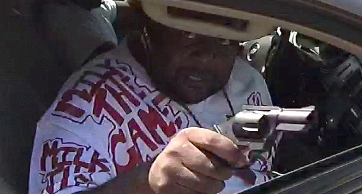 Policía dispara siete veces a pandillero que baleó a compañero