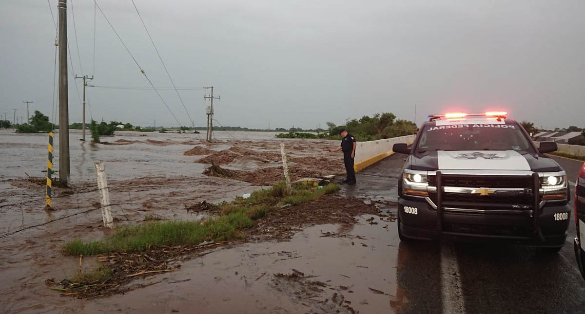 Policía Federal bloquea circulación en carreteras de Sonora y Sinaloa