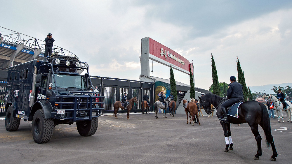 Seguridad en Clásico Nacional será resguardada por dos mil 700 policías - policias-ssp-estadio-azteca-2