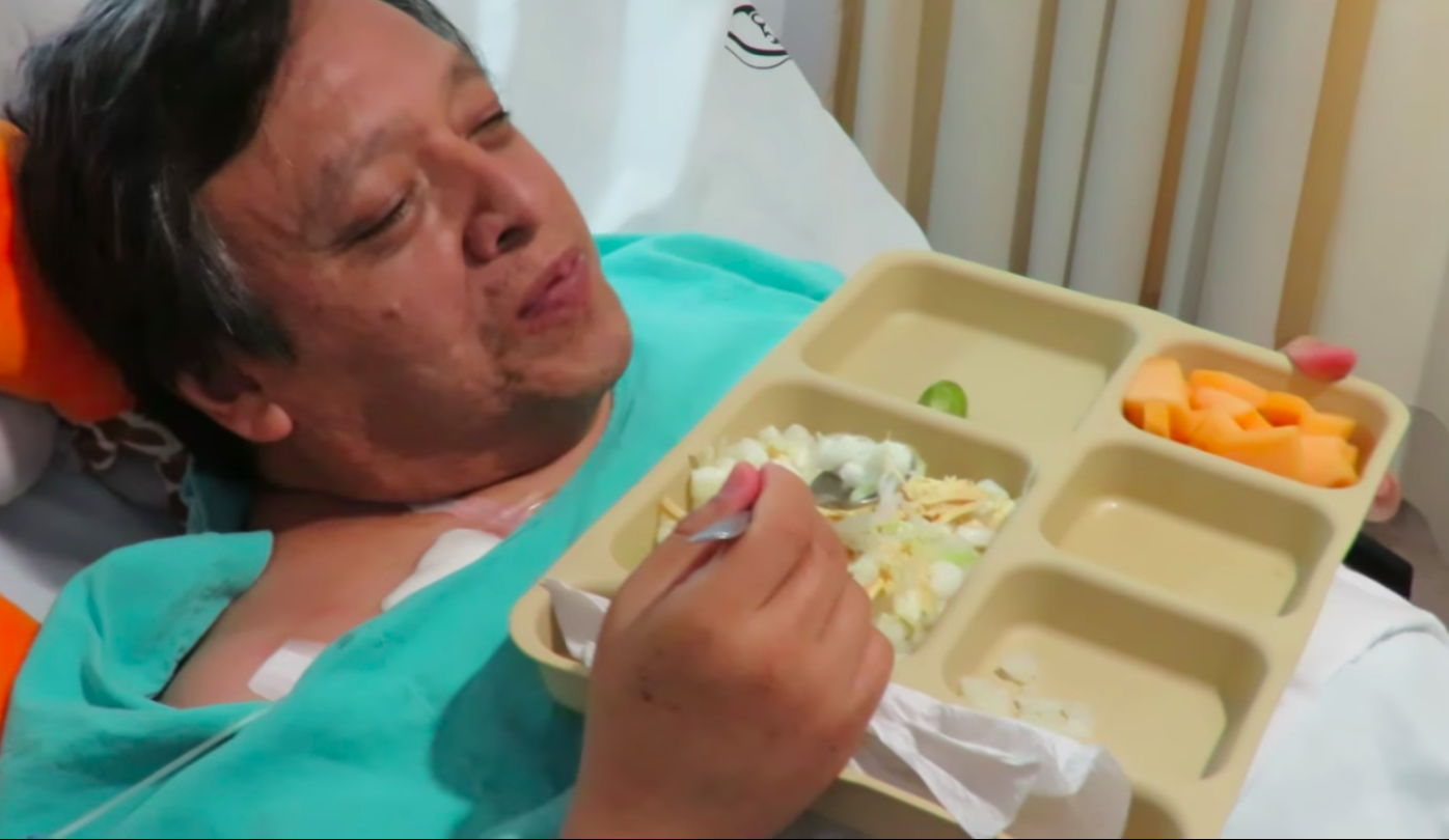 IMSS sirve pozole a pacientes