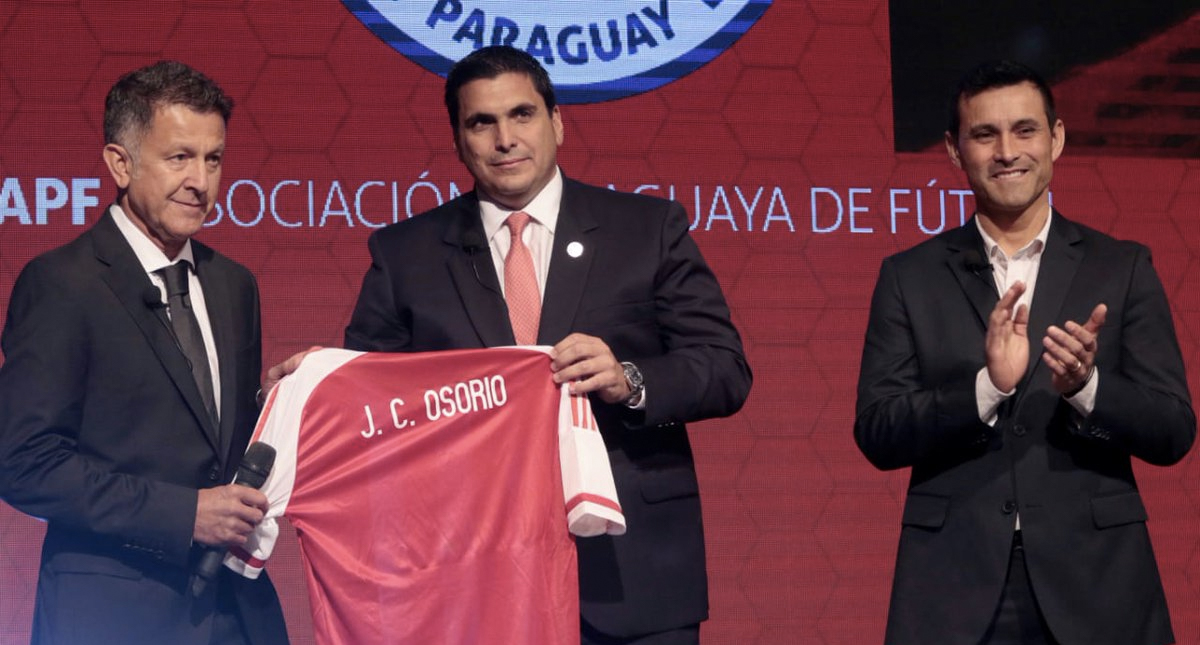 Presentan a Juan Carlos Osorio como nuevo entrenador de Paraguay