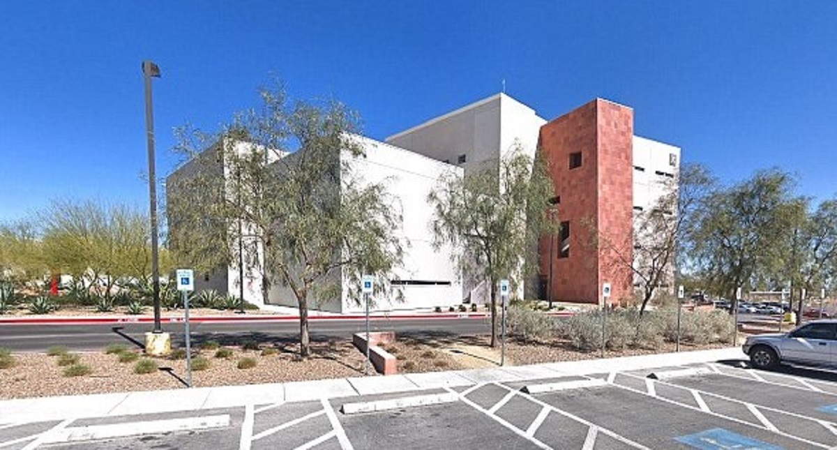 Profesor de sociología se dispara en protesta contra Trump