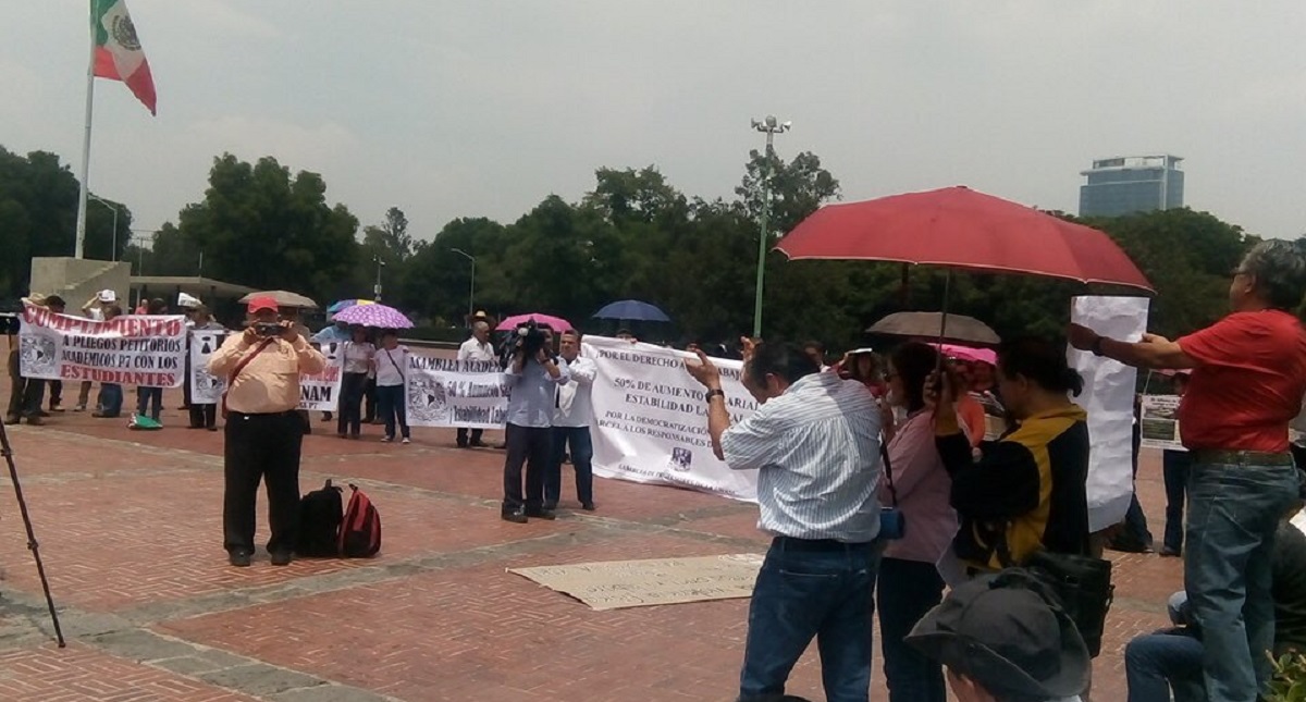 Profesores exigen con manifestación en CU aumento salarial - profesores-exigen-con-manifestacion-en-cu-aumento-salarial
