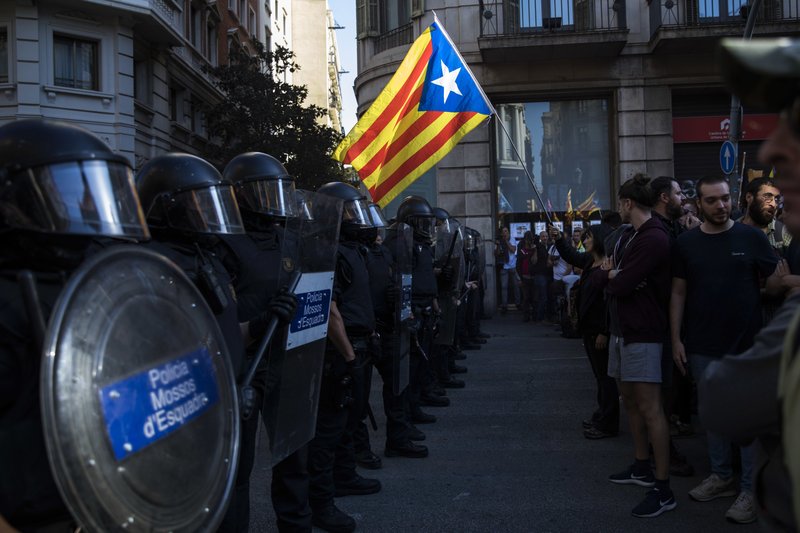 Enfrentamiento entre separatistas y policías deja 14 heridos en Barcelona - protesta-separatista-barcelona1